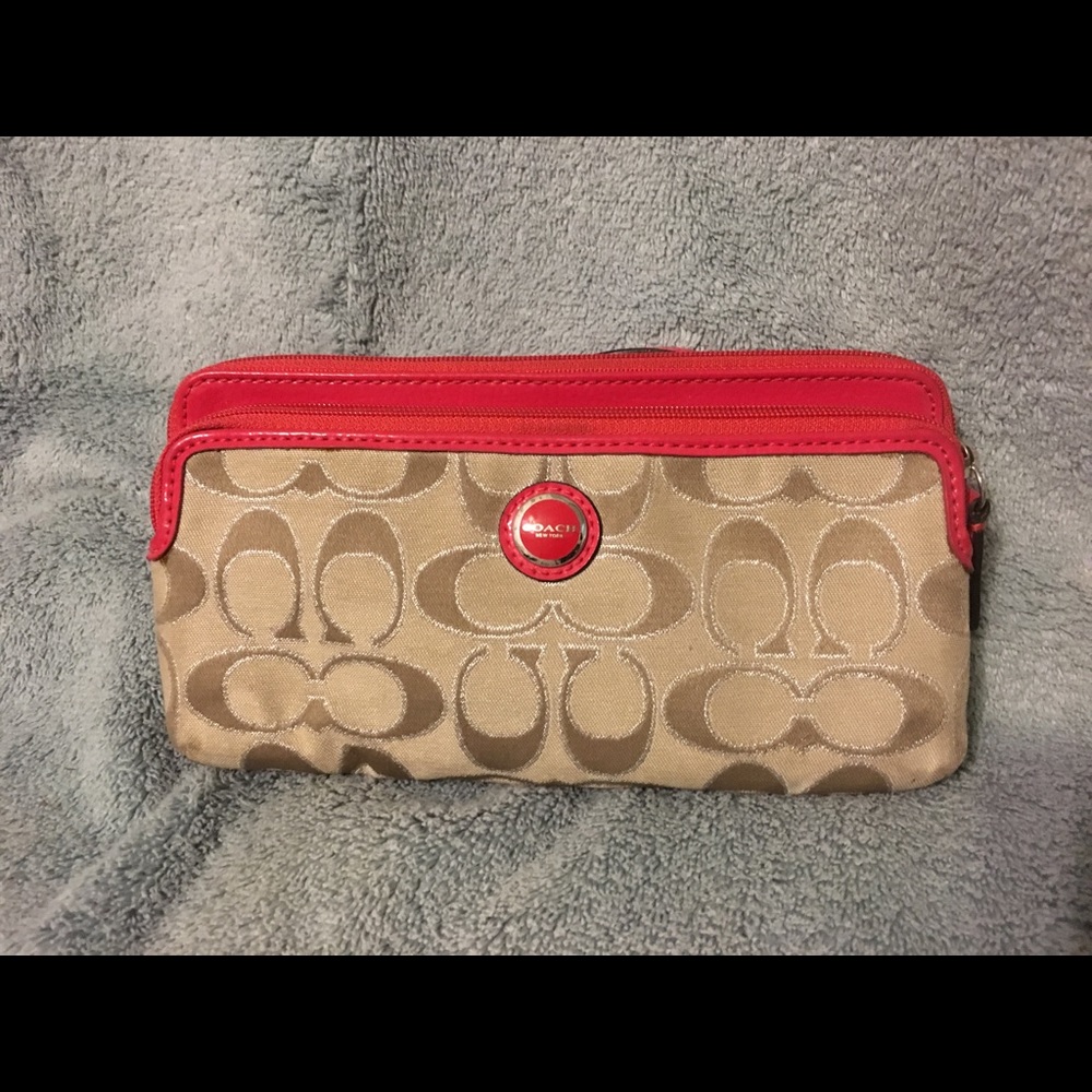 Coach wristlet wallet
